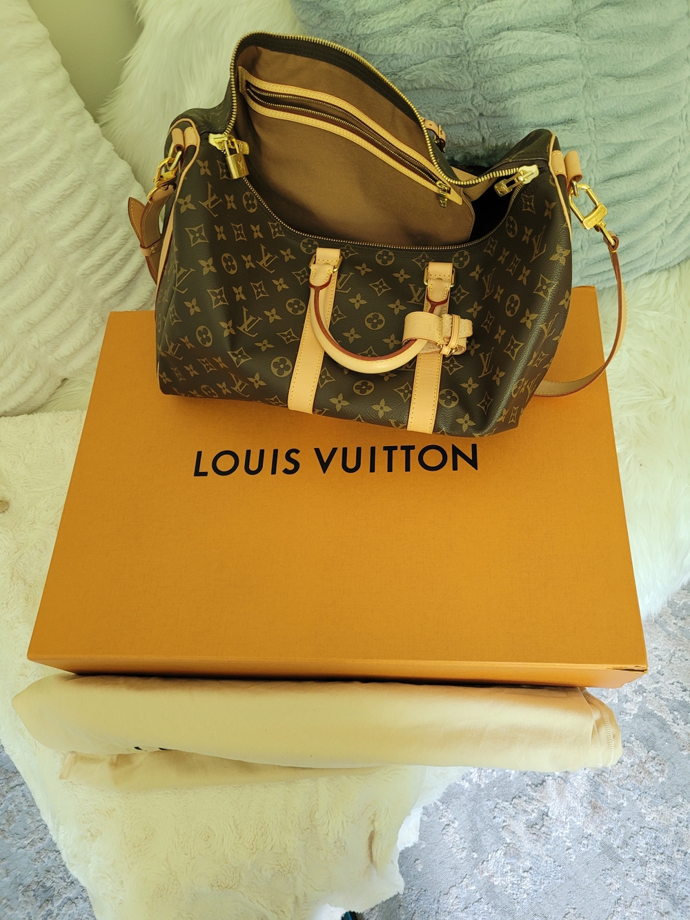 Louis Vuitton Beige & Brown Monogram Keepall 45 Travel Bag - Picture 5 of 9